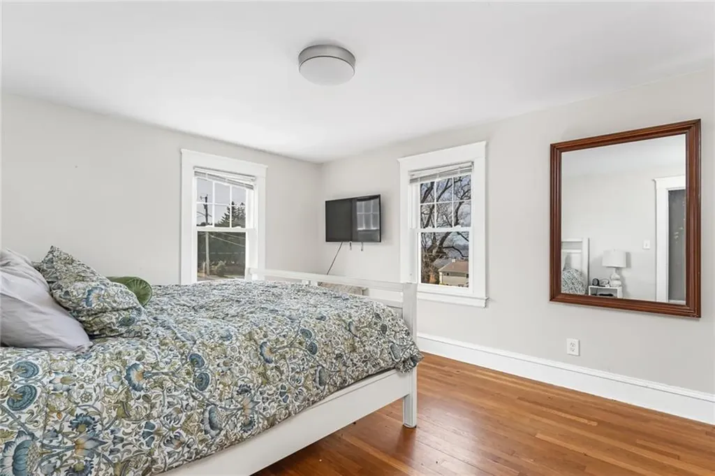 40 Ocean View Avenue Tiverton RI 02878