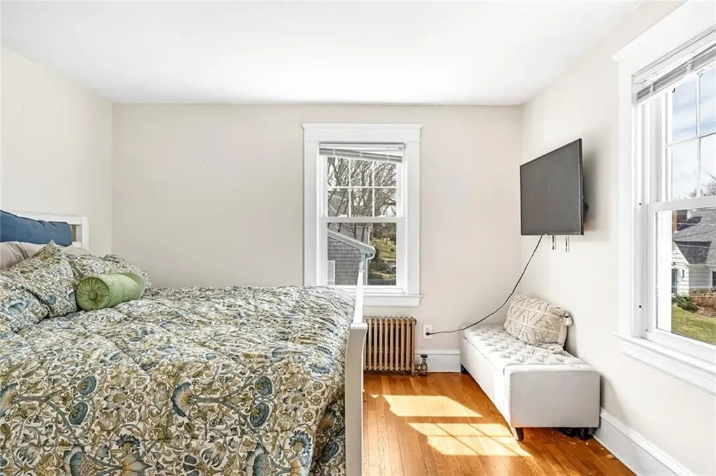 40 Ocean View Avenue Tiverton RI 02878