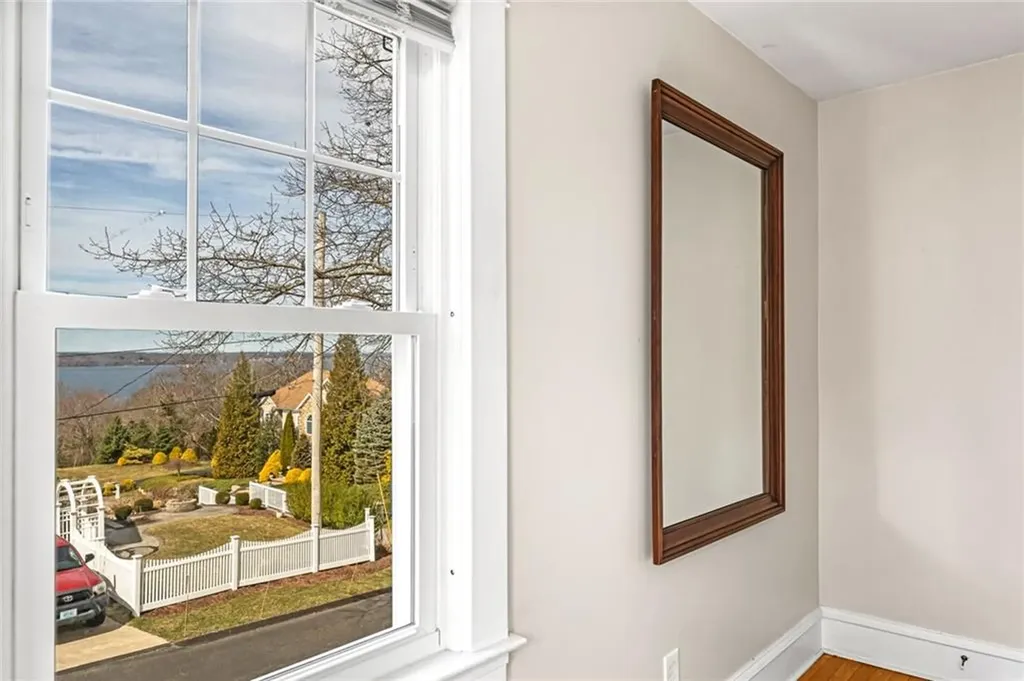 40 Ocean View Avenue Tiverton RI 02878