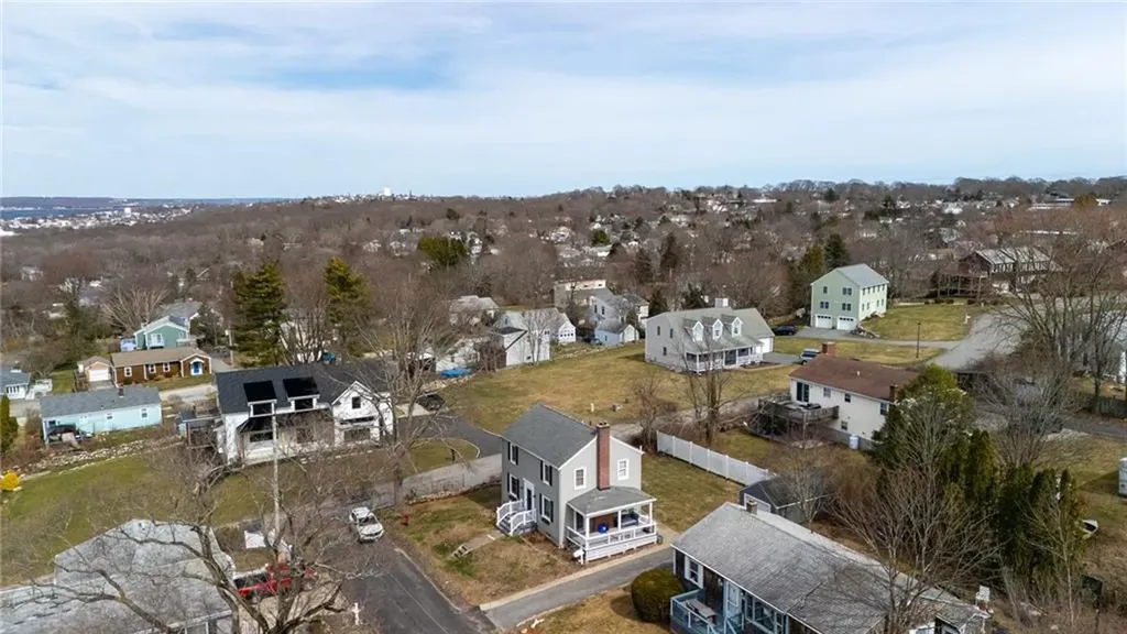 40 Ocean View Avenue Tiverton RI 02878