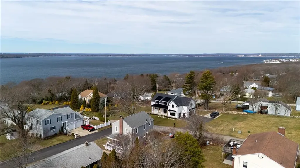 40 Ocean View Avenue Tiverton RI 02878