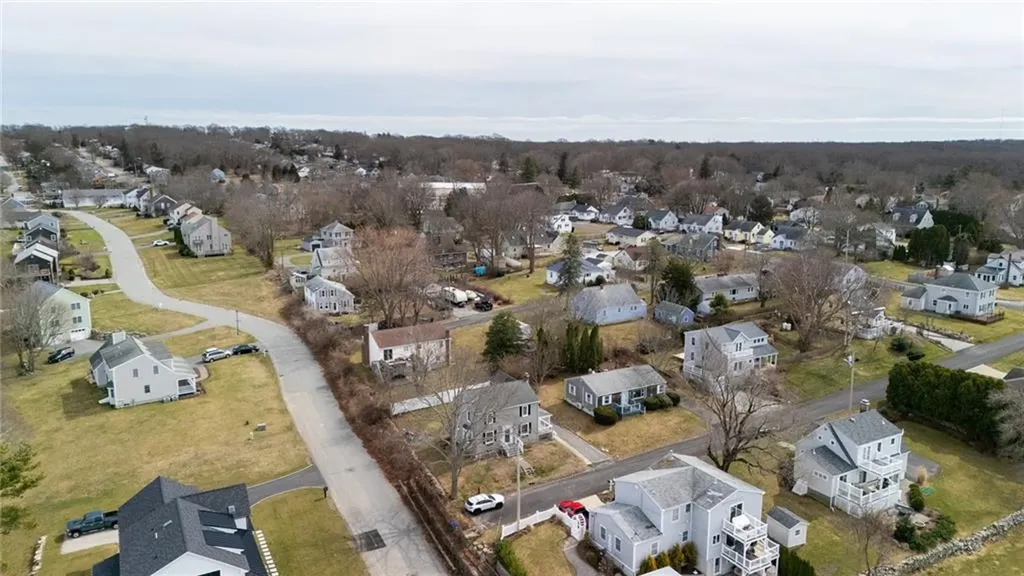 40 Ocean View Avenue Tiverton RI 02878