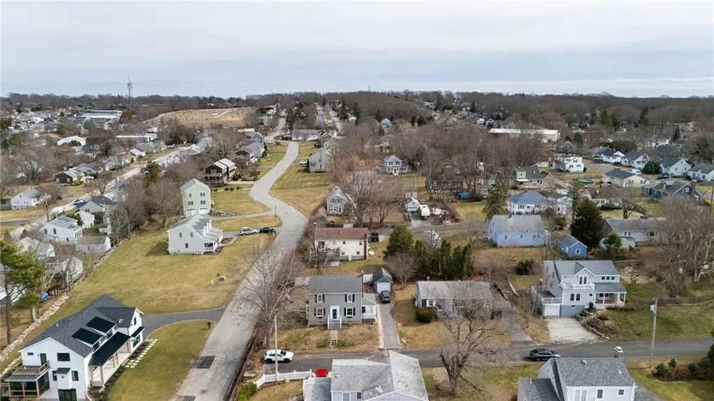 40 Ocean View Avenue Tiverton RI 02878