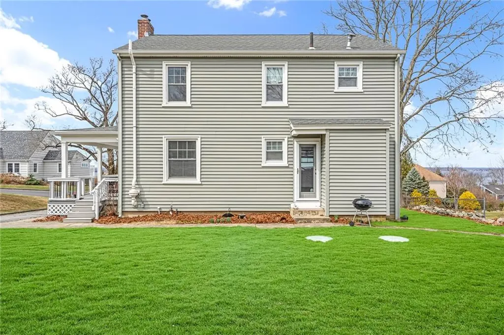 40 Ocean View Avenue Tiverton RI 02878