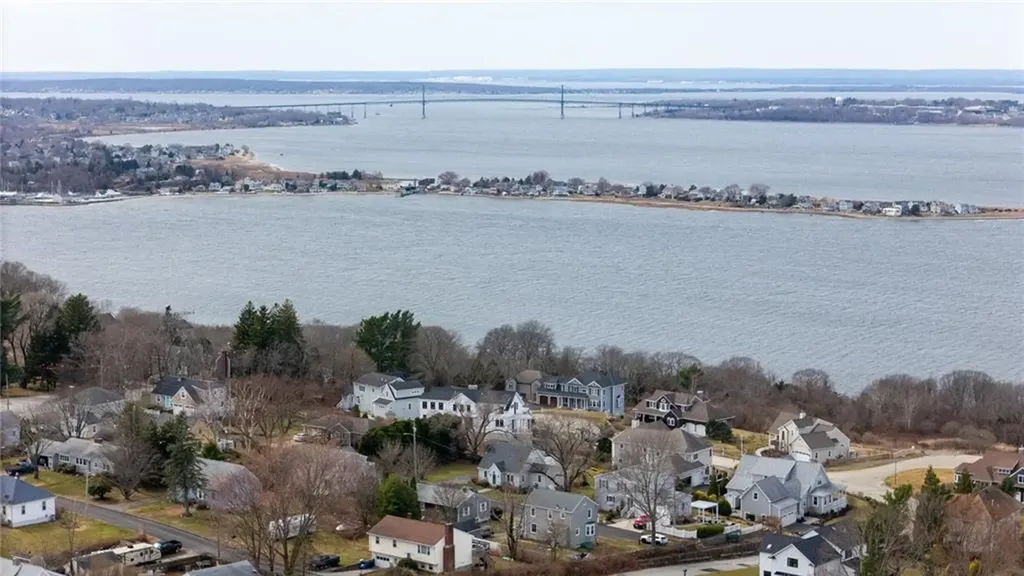 40 Ocean View Avenue Tiverton RI 02878