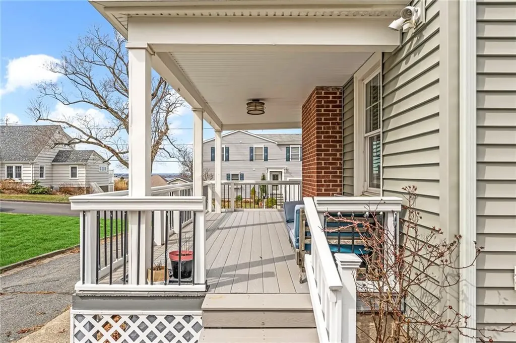 40 Ocean View Avenue Tiverton RI 02878