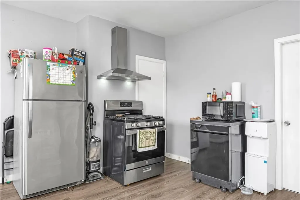 77 Veazie Street Providence RI 02908