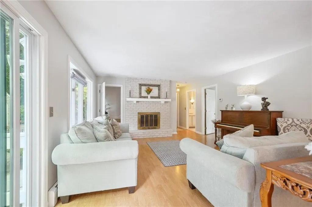 51 Gateway Road North Kingstown RI 02852