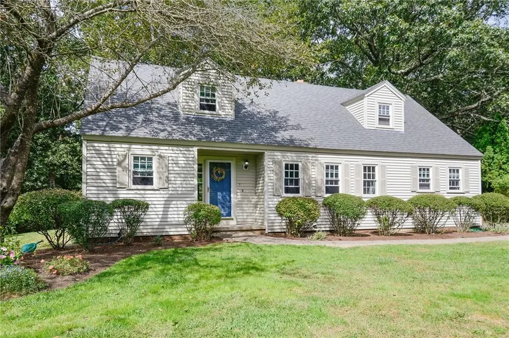 51 Gateway Road North Kingstown RI 02852