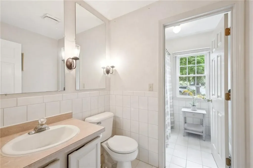 51 Gateway Road North Kingstown RI 02852