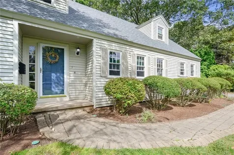 51 Gateway Road North Kingstown RI 02852
