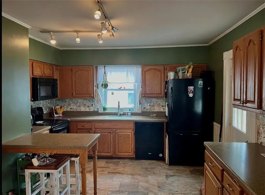 93 Rutherglen Avenue Providence RI 02907