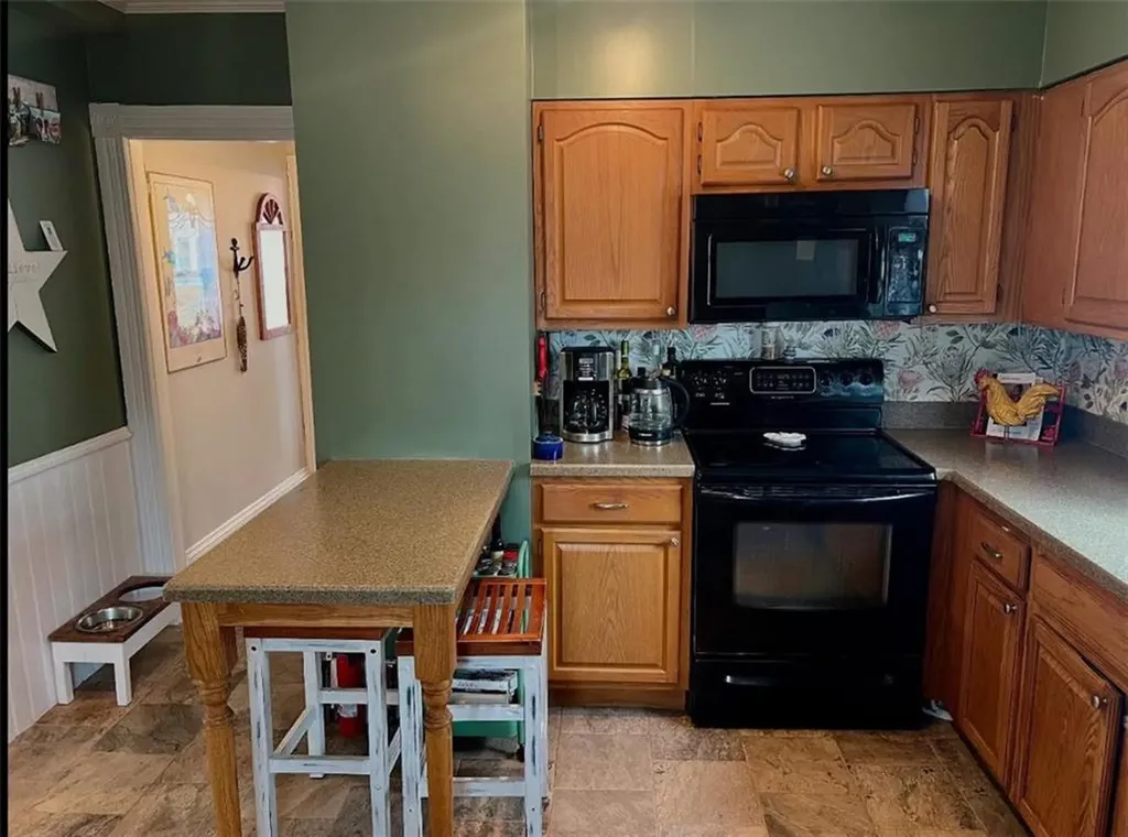 93 Rutherglen Avenue Providence RI 02907