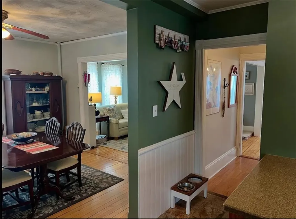 93 Rutherglen Avenue Providence RI 02907