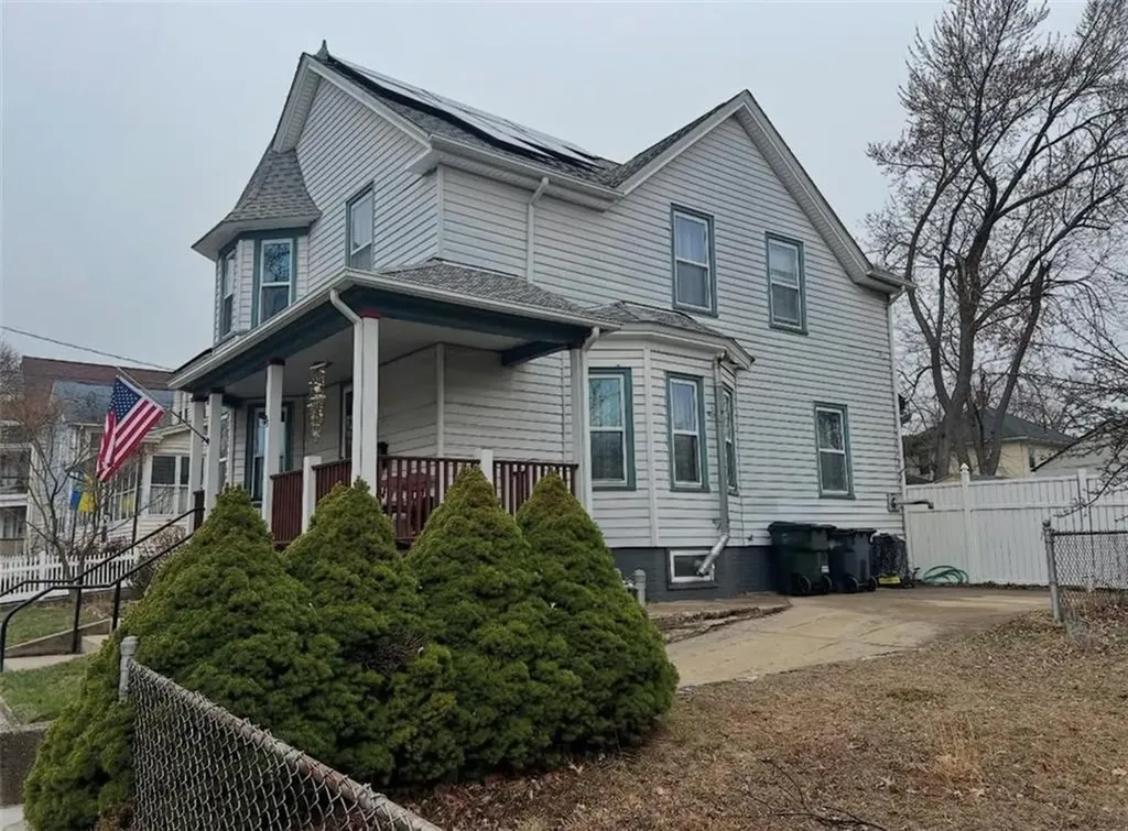 93 Rutherglen Avenue Providence RI 02907