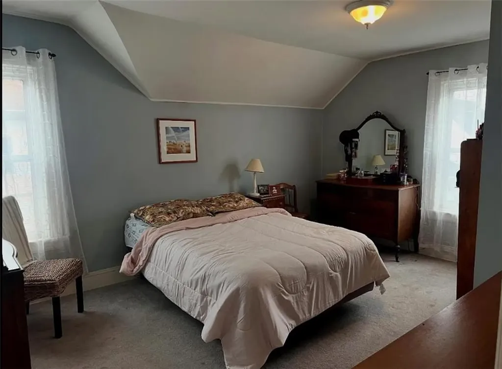 93 Rutherglen Avenue Providence RI 02907