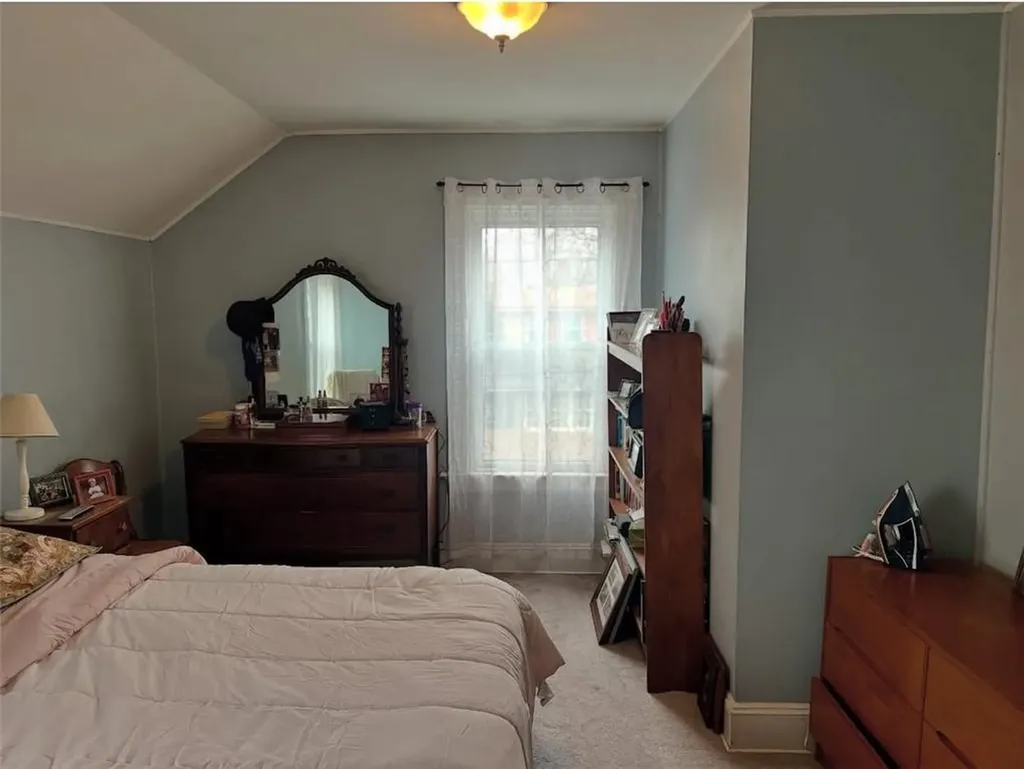 93 Rutherglen Avenue Providence RI 02907