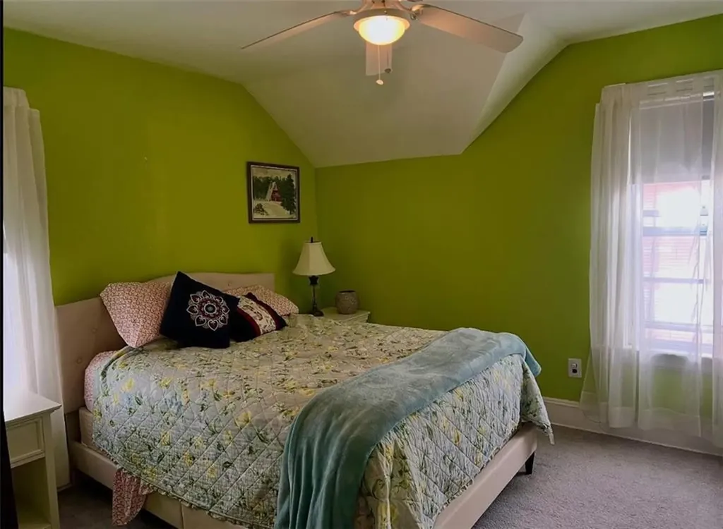 93 Rutherglen Avenue Providence RI 02907