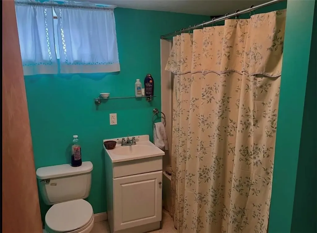 93 Rutherglen Avenue Providence RI 02907