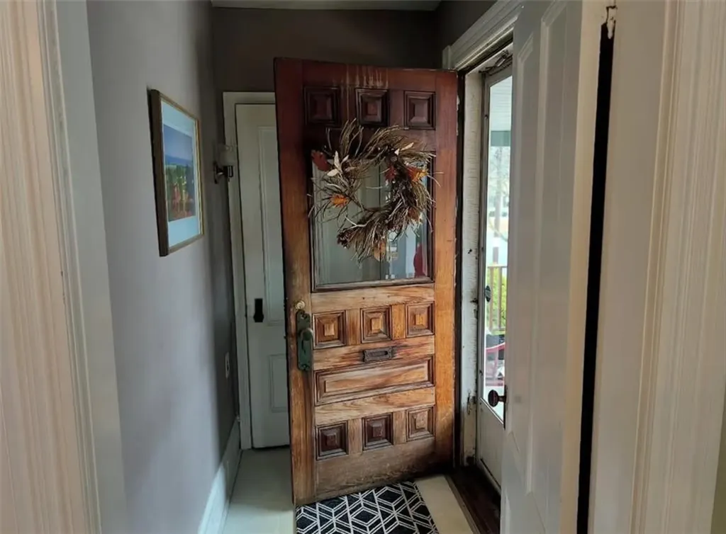 93 Rutherglen Avenue Providence RI 02907