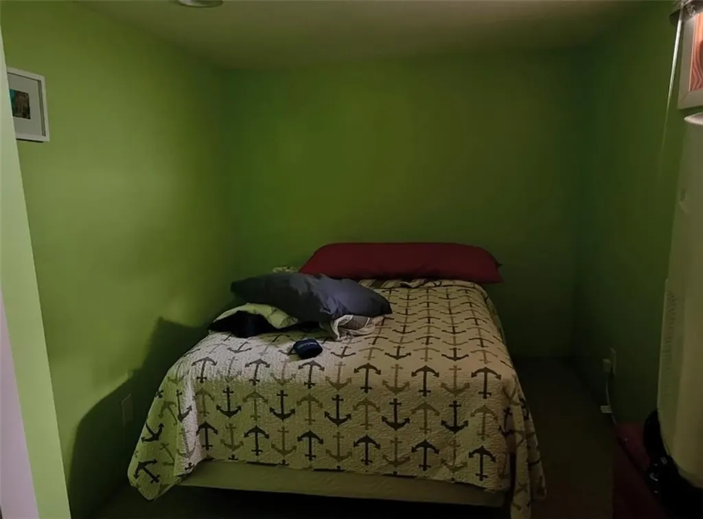 93 Rutherglen Avenue Providence RI 02907