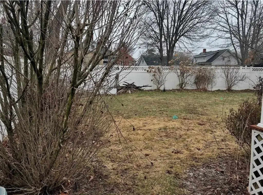 93 Rutherglen Avenue Providence RI 02907