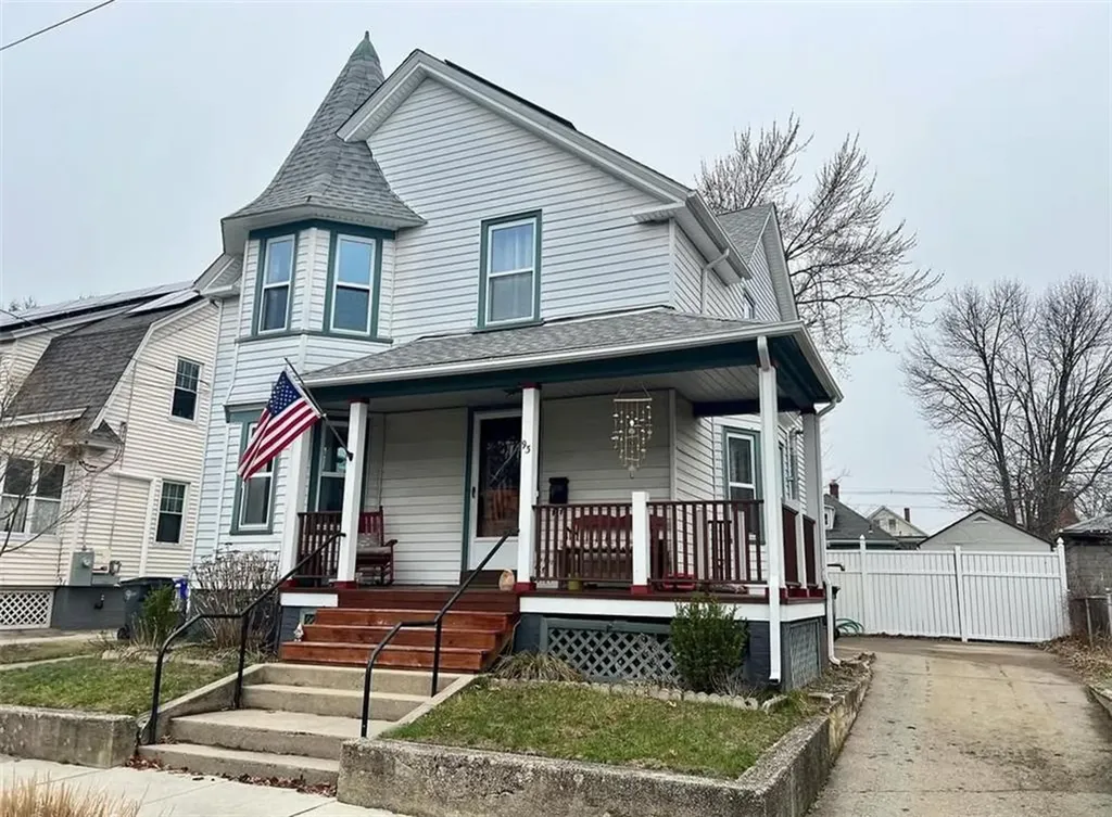 93 Rutherglen Avenue Providence RI 02907