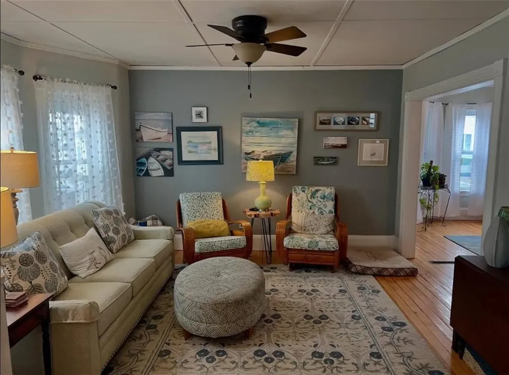 93 Rutherglen Avenue Providence RI 02907