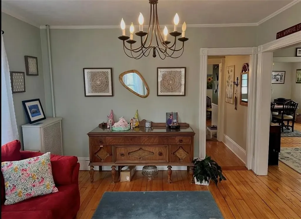 93 Rutherglen Avenue Providence RI 02907