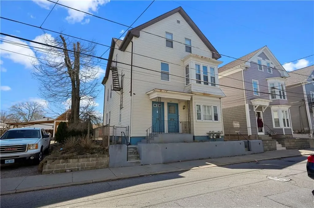 103 Vandewater Street Providence RI 02908