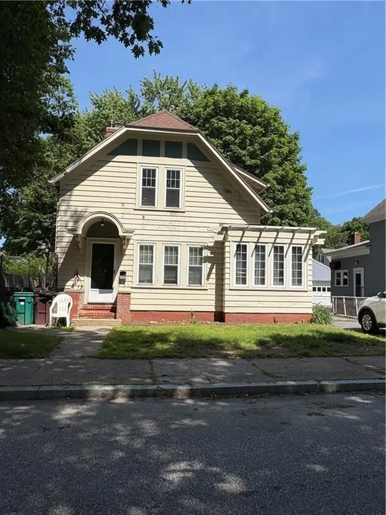202 Jenckes Street Woonsocket RI 02895