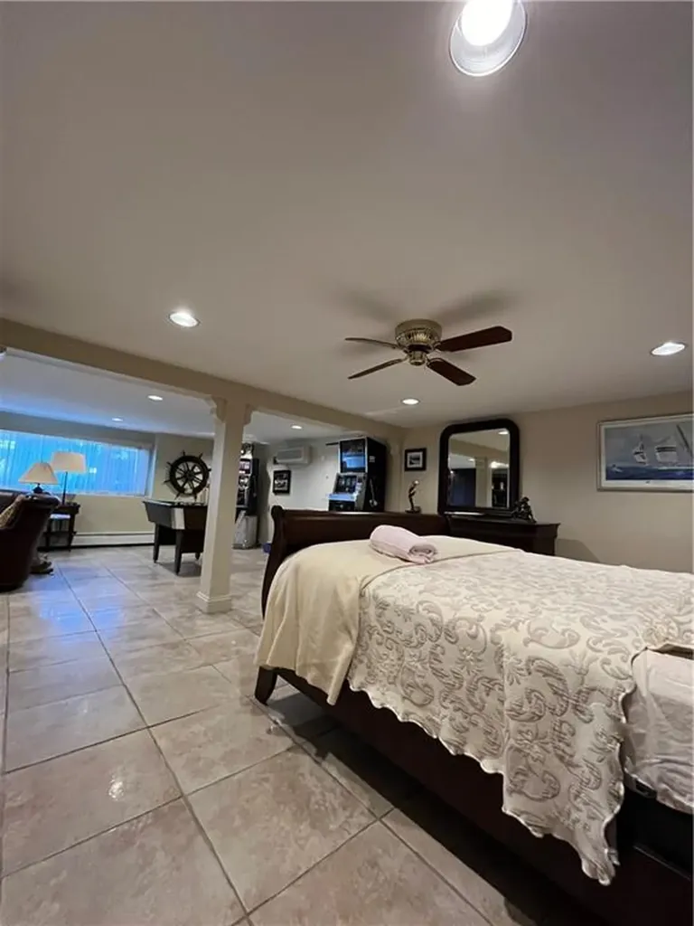 17 Chartier Circle Newport RI 02840