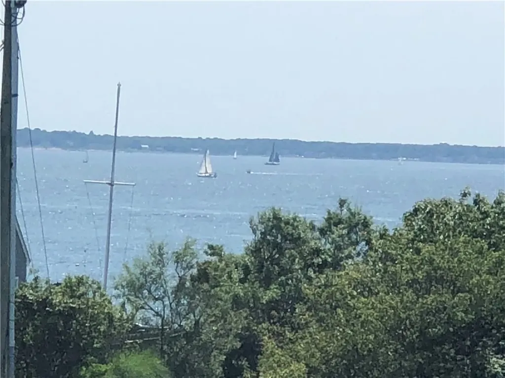 17 Chartier Circle Newport RI 02840