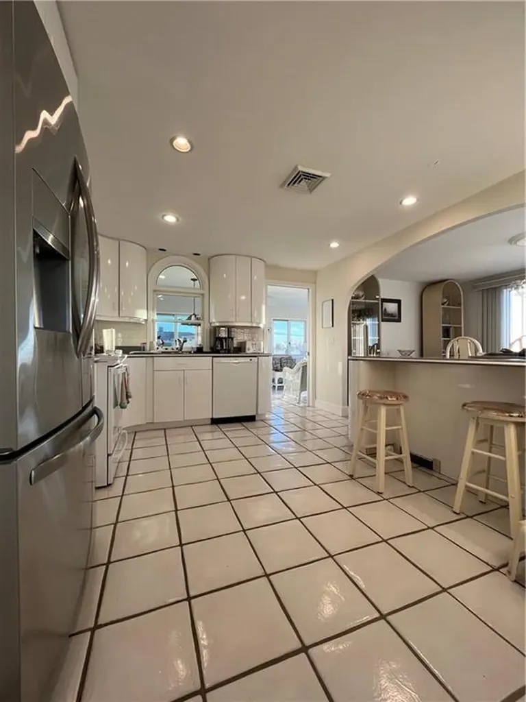 17 Chartier Circle Newport RI 02840