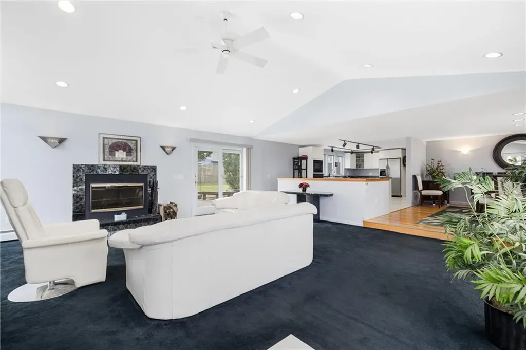 234 Leroy Avenue Warwick RI 02889