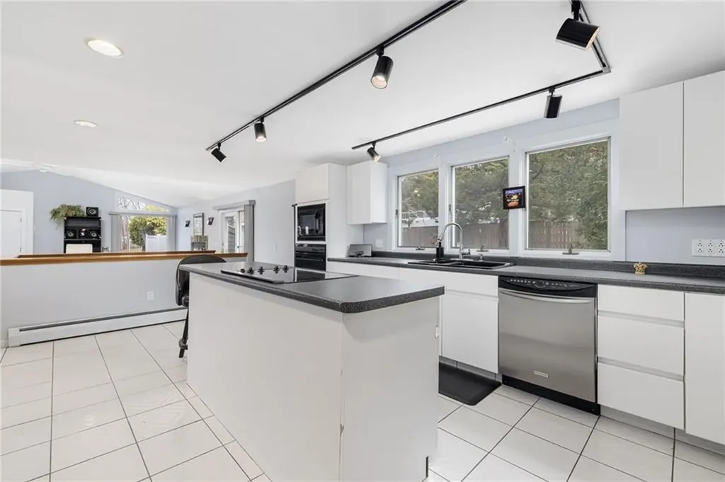 234 Leroy Avenue Warwick RI 02889