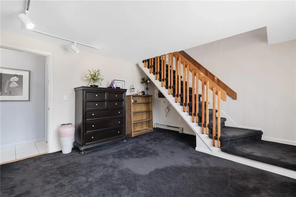 234 Leroy Avenue Warwick RI 02889