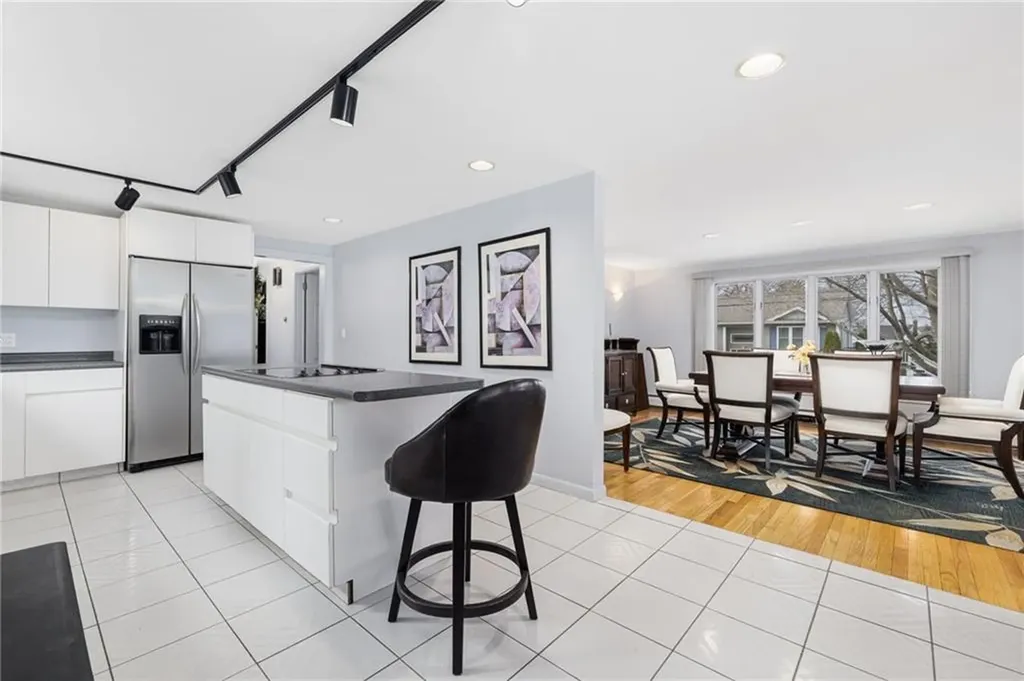 234 Leroy Avenue Warwick RI 02889