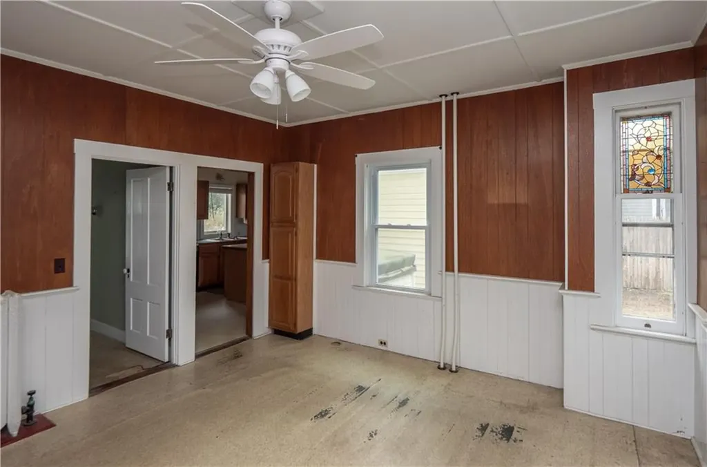 24 Dean Avenue Newport RI 02840
