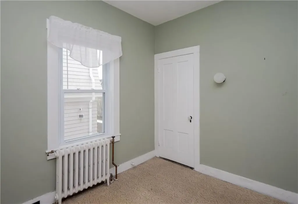 24 Dean Avenue Newport RI 02840