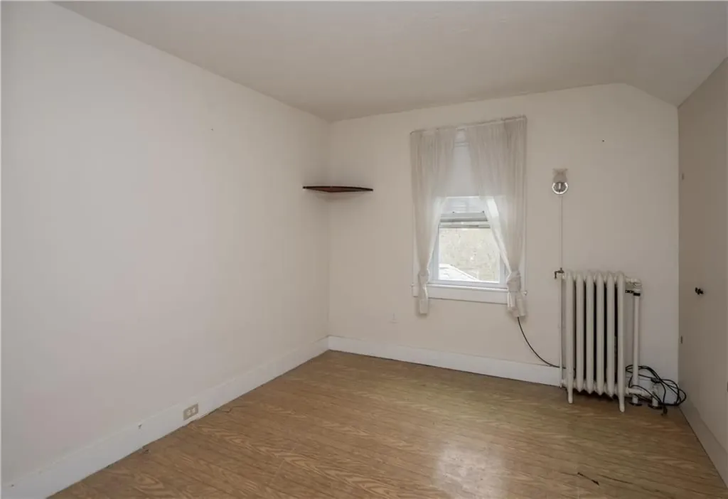 24 Dean Avenue Newport RI 02840