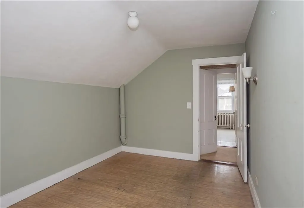 24 Dean Avenue Newport RI 02840