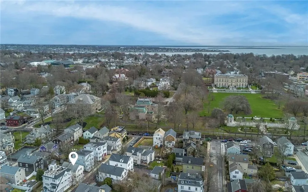 24 Dean Avenue Newport RI 02840