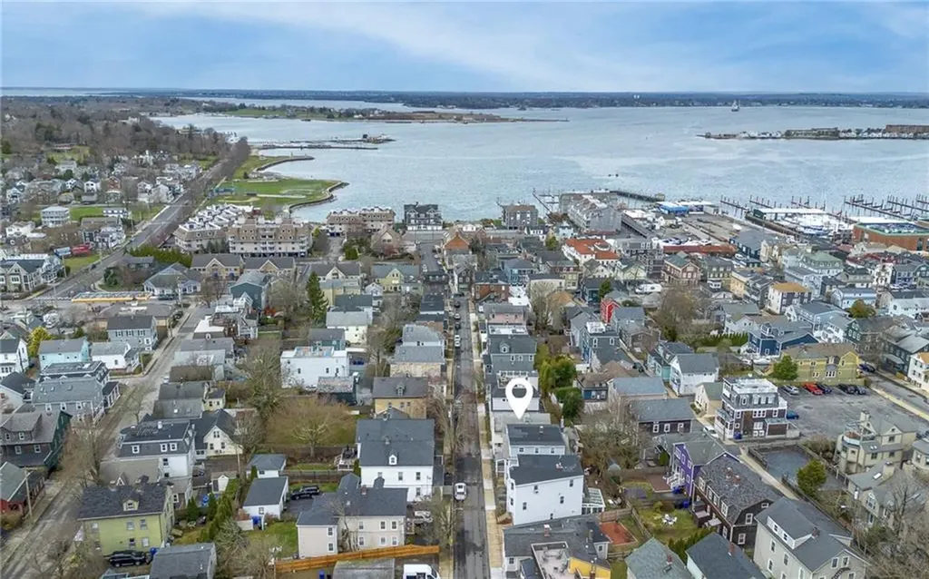 24 Dean Avenue Newport RI 02840