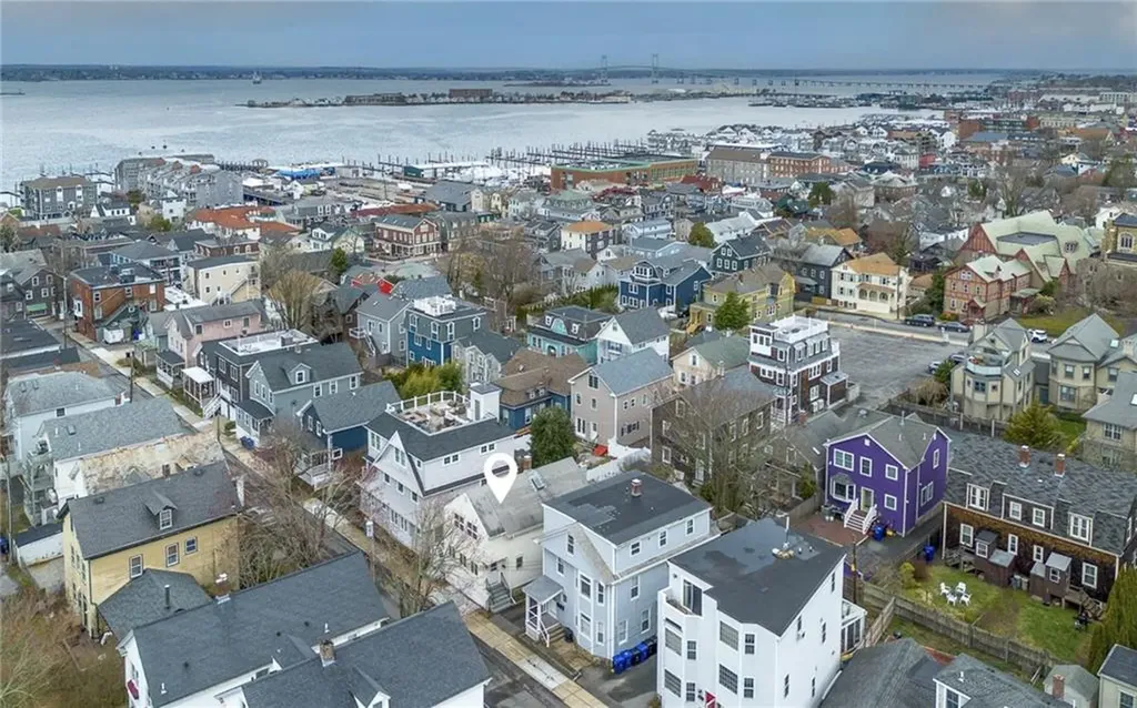 24 Dean Avenue Newport RI 02840