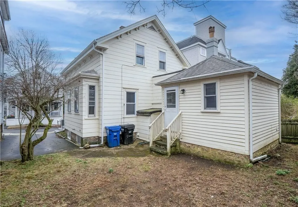 24 Dean Avenue Newport RI 02840