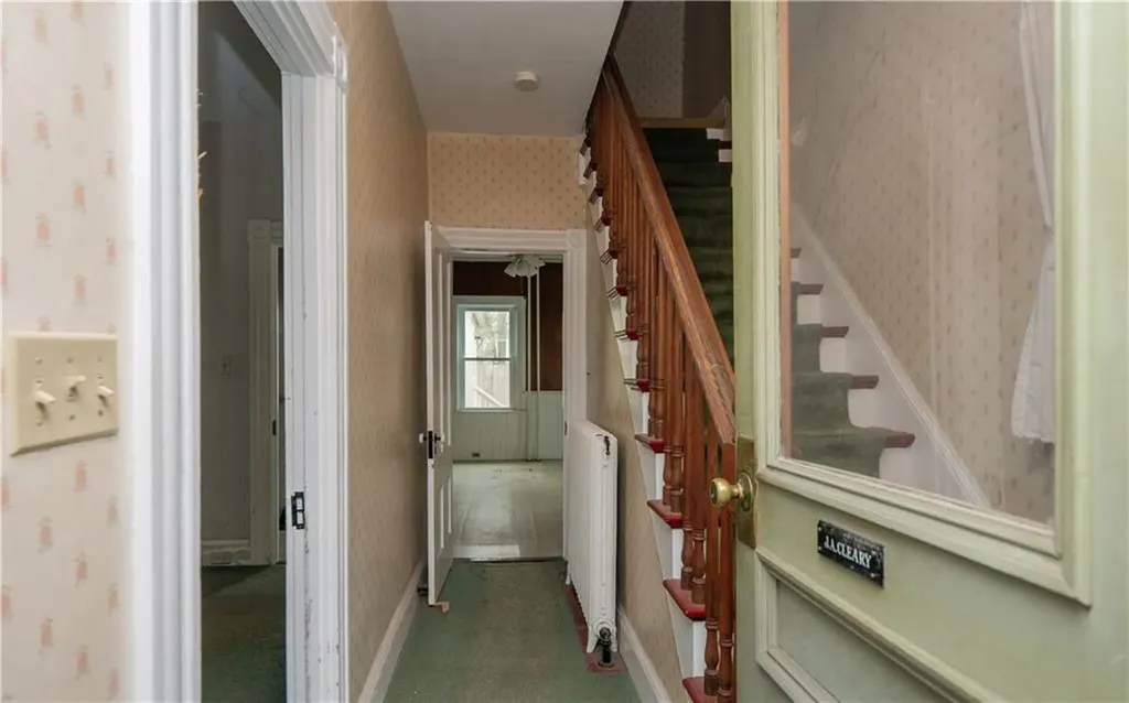 24 Dean Avenue Newport RI 02840