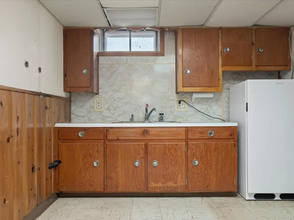39 Walton Street Westerly RI 02891