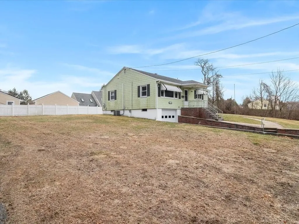 39 Walton Street Westerly RI 02891
