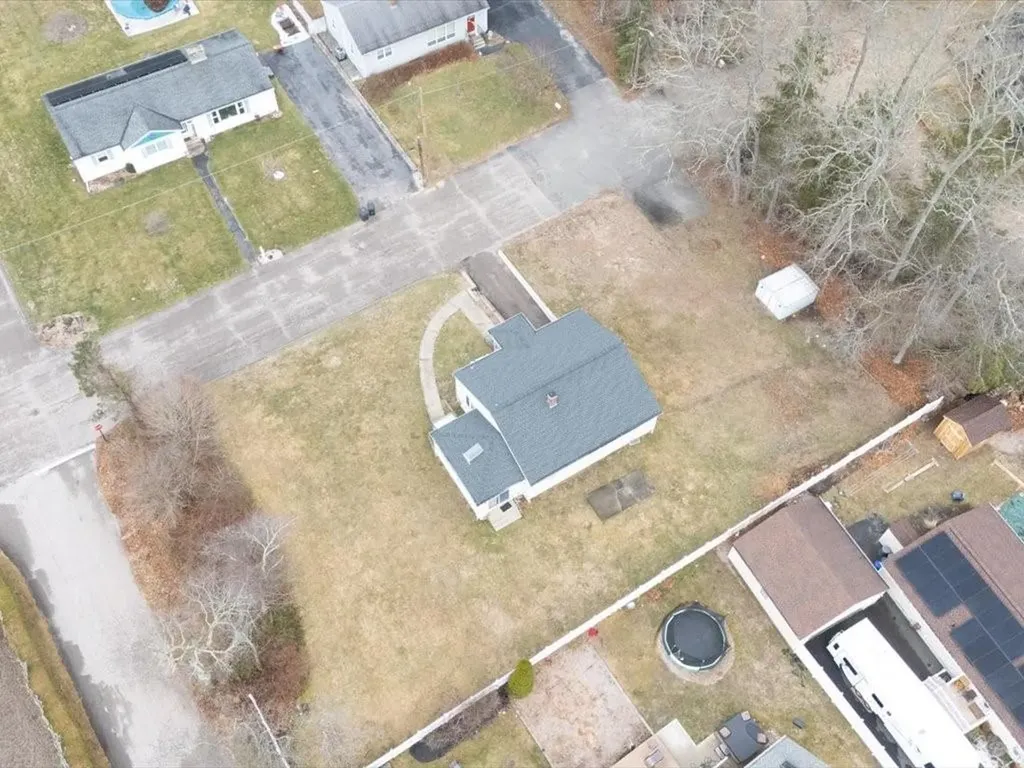 39 Walton Street Westerly RI 02891